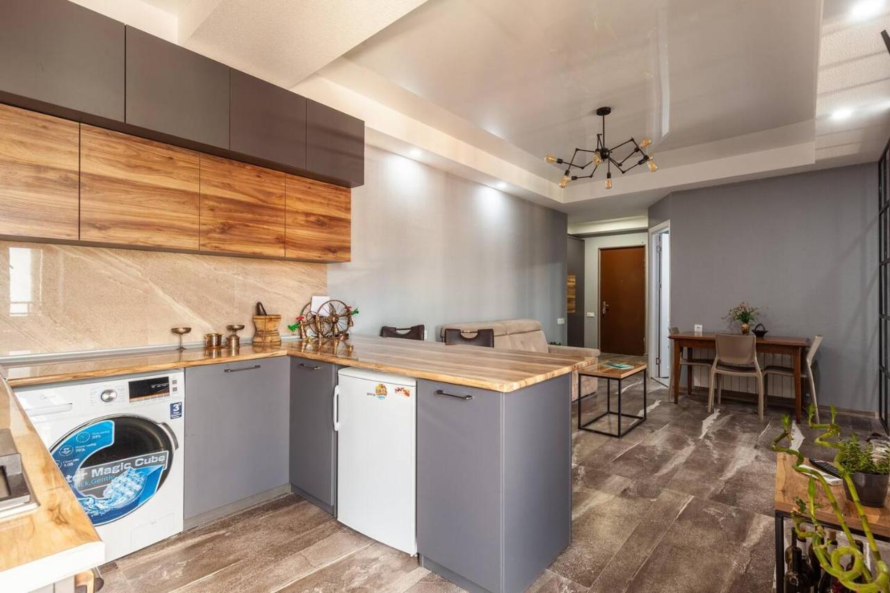 Veli Group Apartment In Old City Kʼutʼaisi Exterior foto